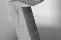 Lothar Rumold: Nummer Eins, 1989, Linde, H 48 cm