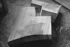 Lothar Rumold: Herz-Paar, 1994, Kambala-Holz, ca. 20 x 125 x 60 cm