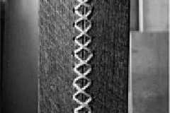 Lothar Rumold: Besser zwei, 1995, Eiche, Schnur, H 50 cm